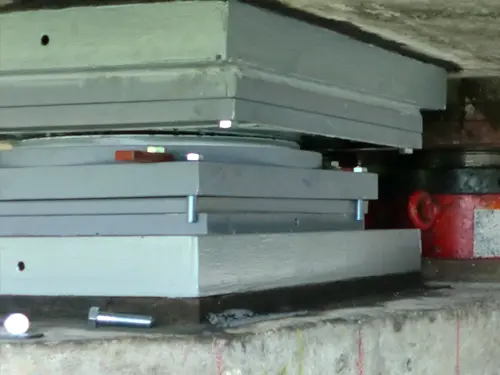 Flat jack in situ
